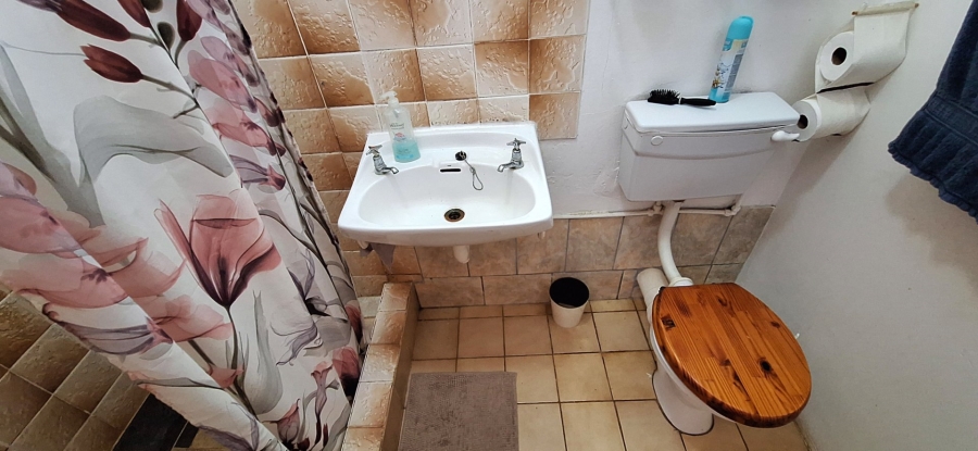 4 Bedroom Property for Sale in Albertinia Western Cape